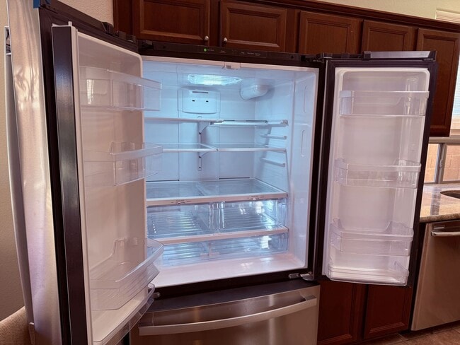 Building Photo - 18252 W Buena Vista Dr