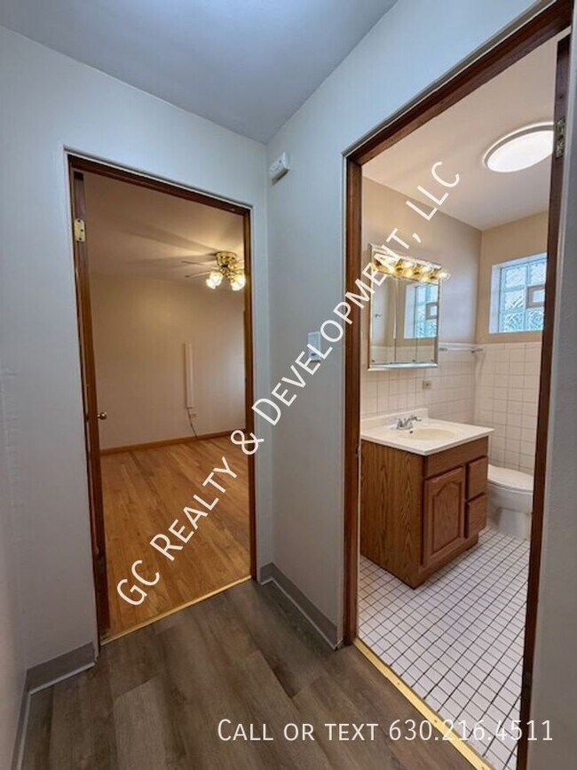 Building Photo - 2131 Grove Ave