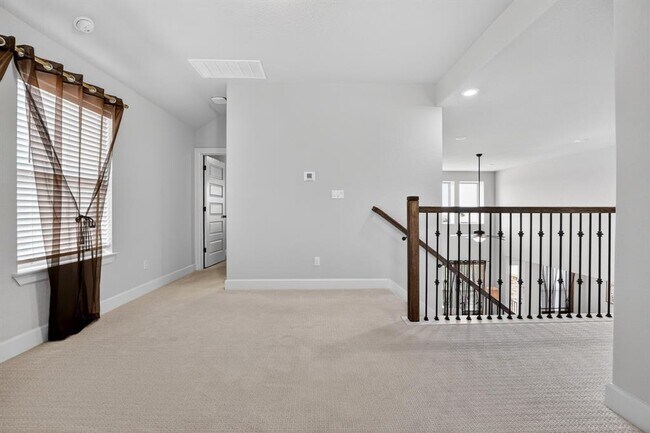 Building Photo - 6312 Empresa Dr