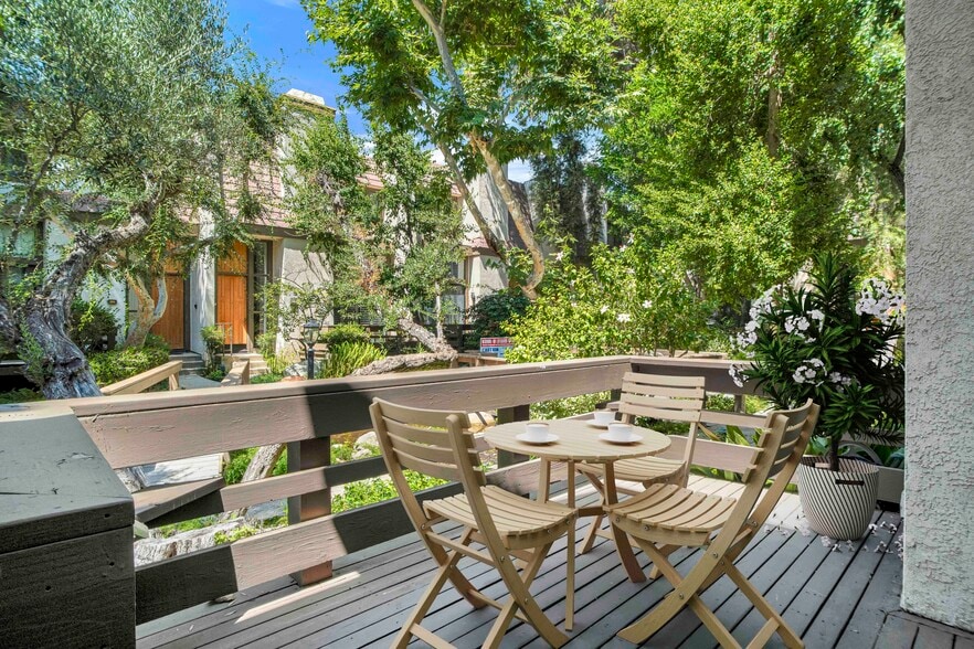 Patio - 9000 Vanalden Ave