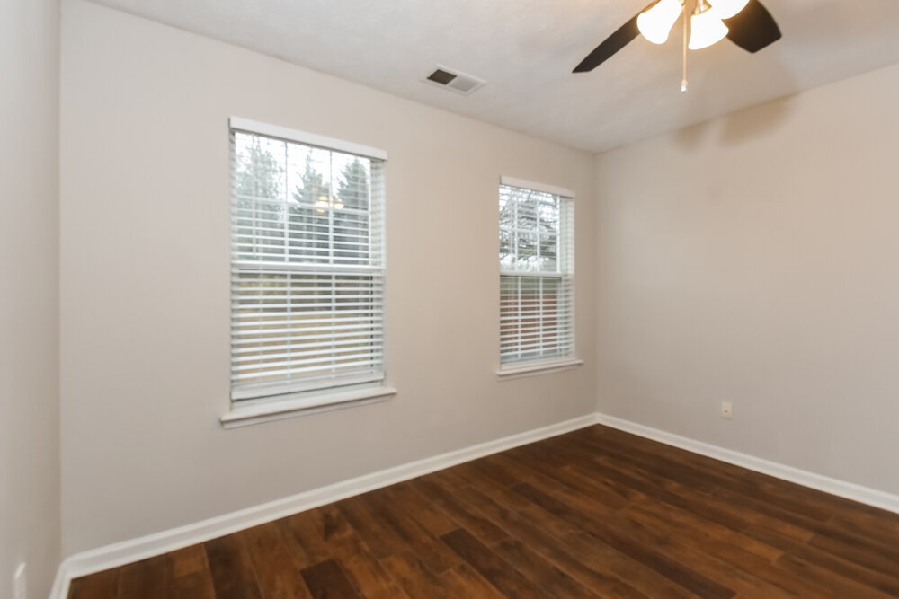 Building Photo - 4853 Lake Park Terrace