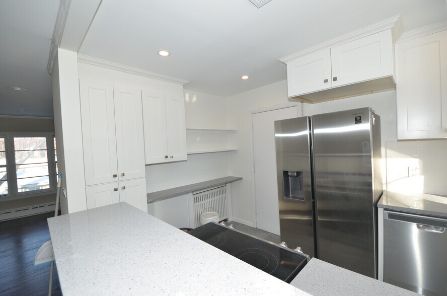 Building Photo - 2038 Sherman Ave