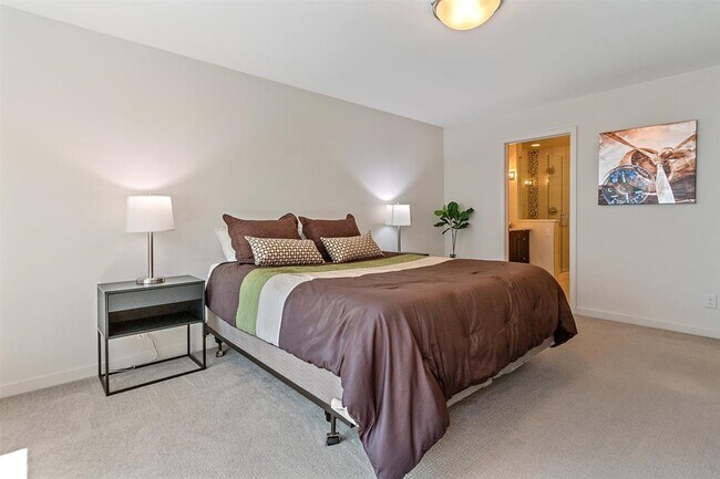 Master Bedroom - 3462 Albion St