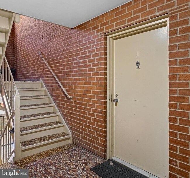 Building Photo - 125 Clubhouse Dr SW