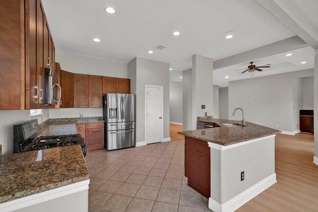 Building Photo - 5395 Kyla Cir