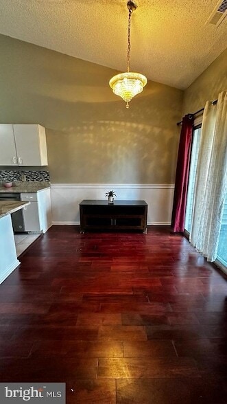 Building Photo - 812 Eagles Chase Dr