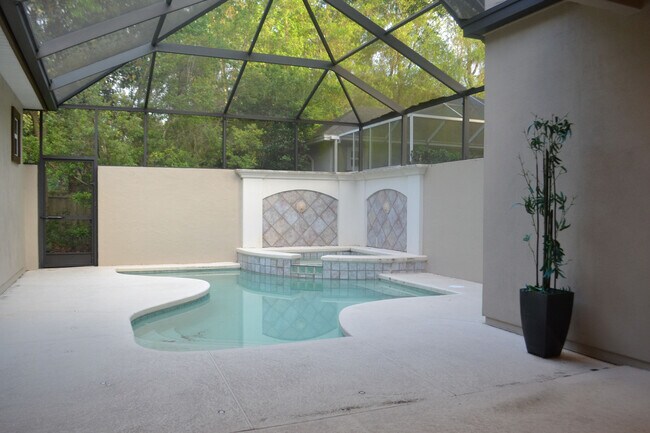 Building Photo - 3813 SW 91st Dr