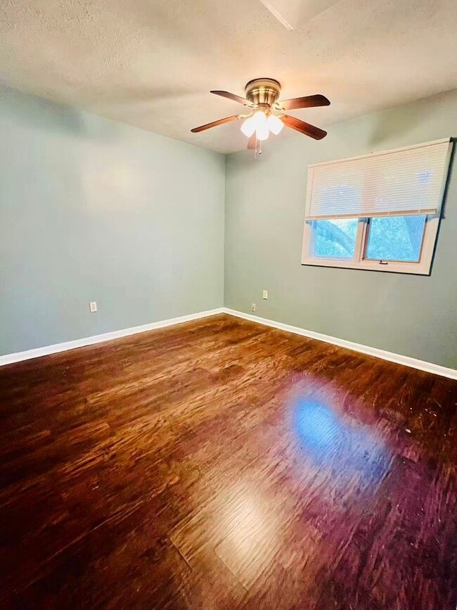Building Photo - Nice 2bed and 1.5 bath townhouse near USF