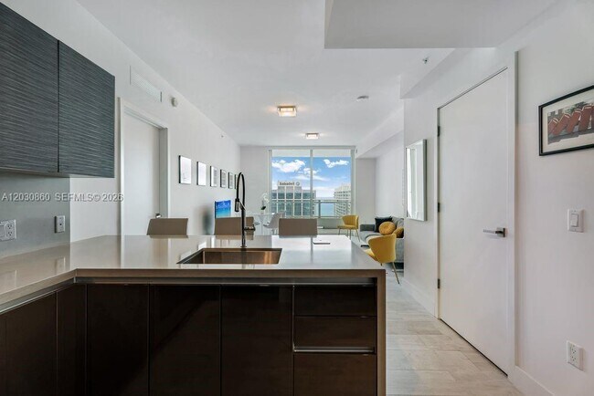 Building Photo - 1080 Brickell Ave