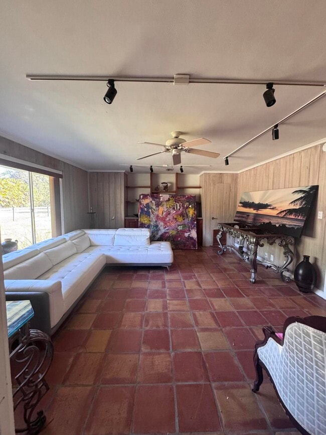 Building Photo - 13886 N Rd