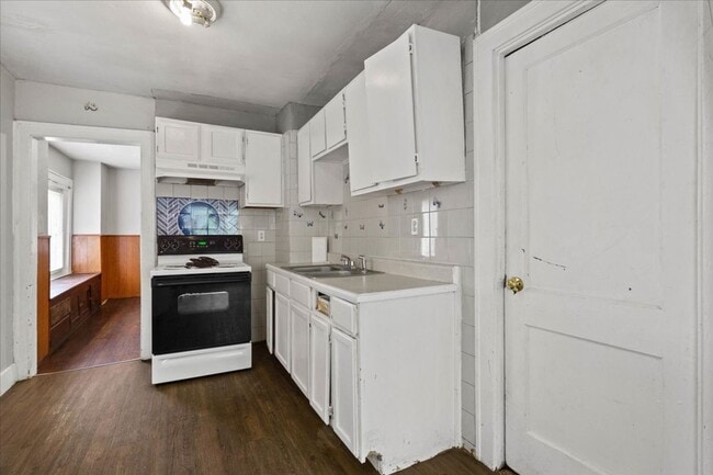 Building Photo - 2 Bed 1 Bath