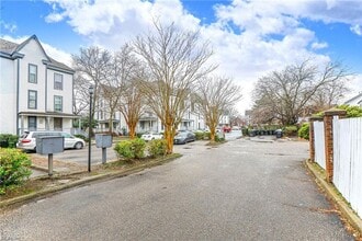 Building Photo - Updated 2 Bedroom Unit!