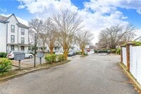 Building Photo - Updated 2 Bedroom Unit!