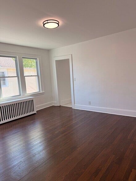 Building Photo - 103 Fox St