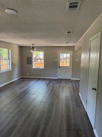 Building Photo - 405 Forest Ln