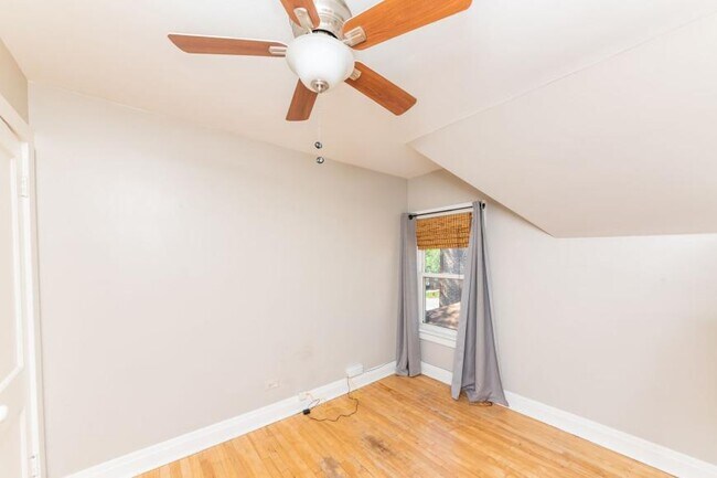 Building Photo - 2 bedroom in Chicago IL 60618