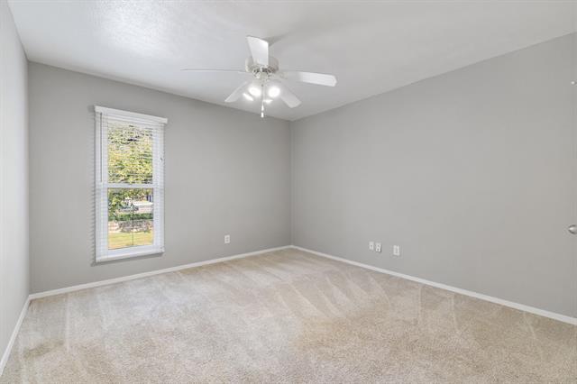 Building Photo - 5928 Sandhurst Ln