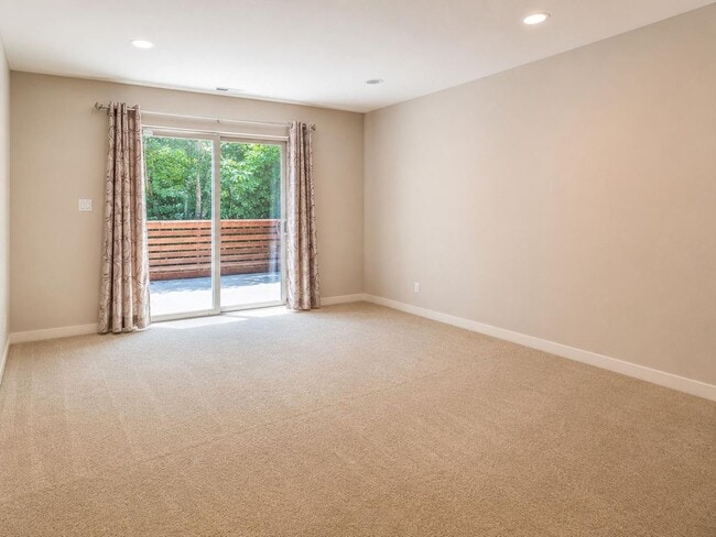 Building Photo - Beautiful Trails at Newcastle Home