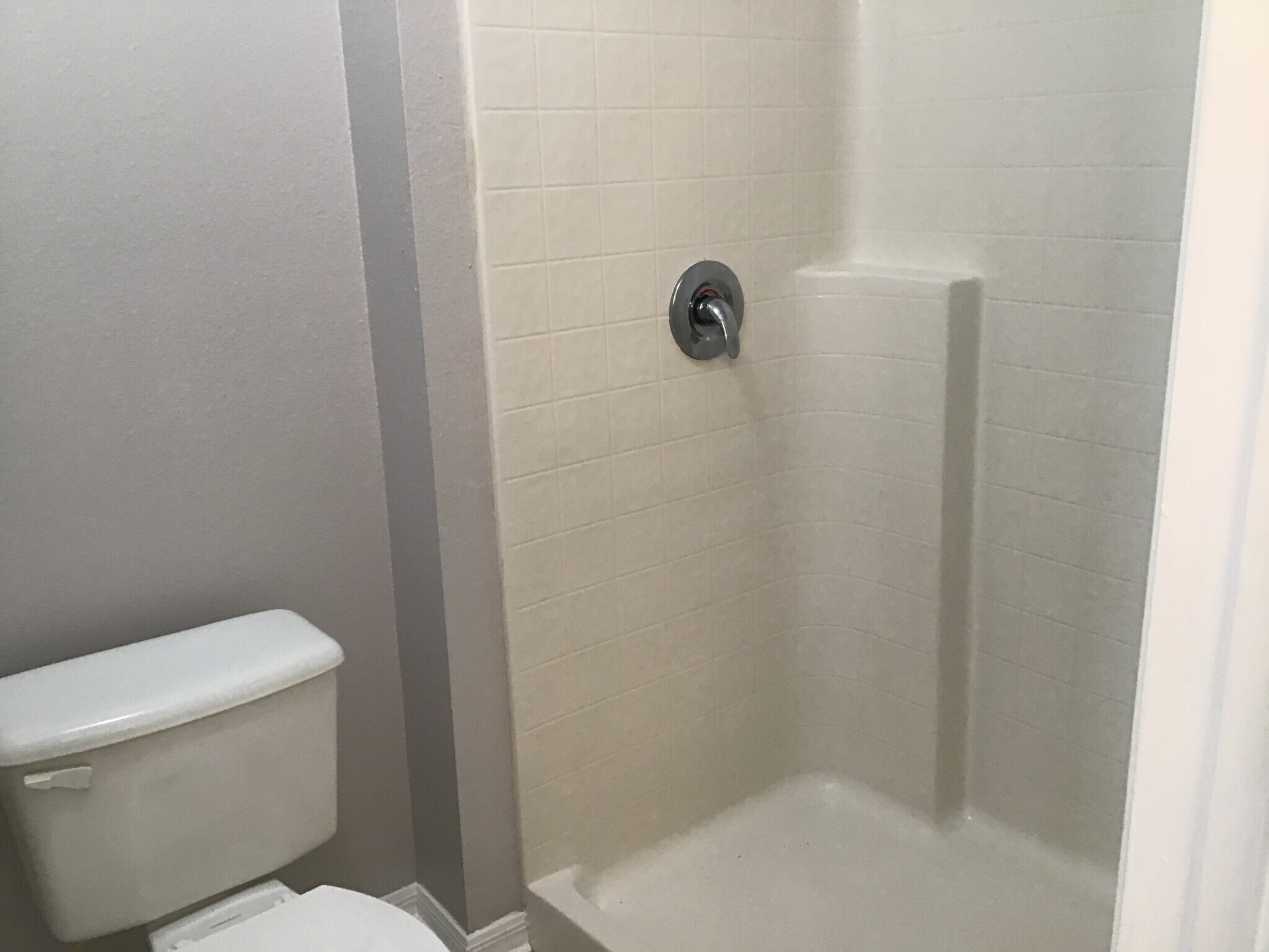 Building Photo - 332 McKay Blvd