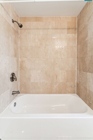 Building Photo - 1523 Ellsworth St