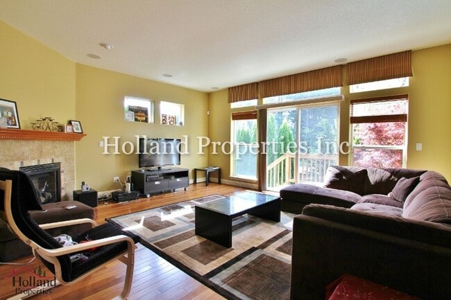 Building Photo - 5502 NE Lagos Ct