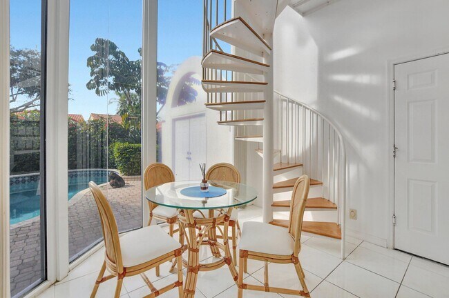 Building Photo - 23088 Via Stel