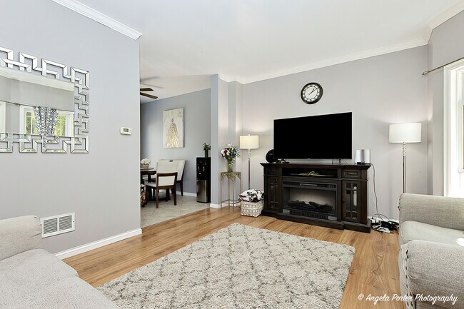 Building Photo - 2155 N Millstone Dr