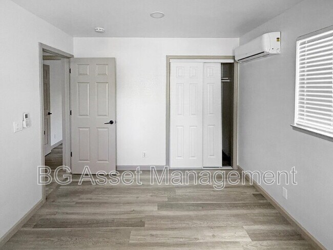 Building Photo - 6524 Miles Ln