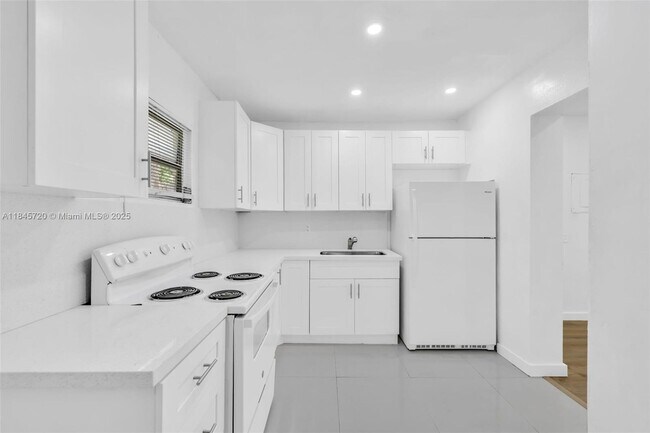 Building Photo - 1315 NE 146th St