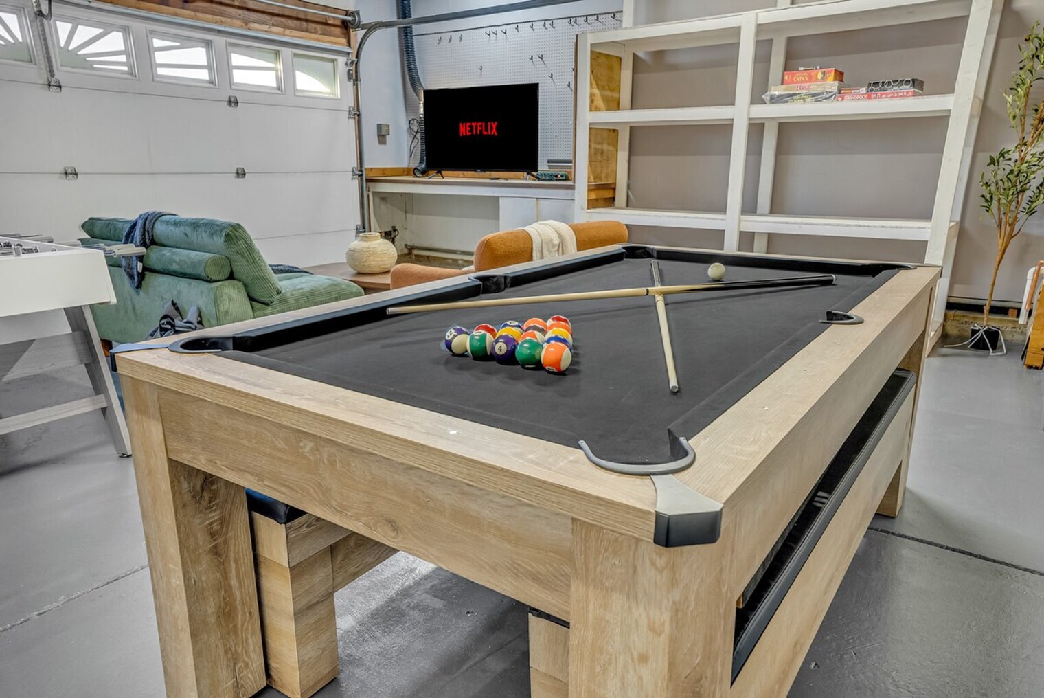 Building Photo - 5805 Silver Creek Valley Pl