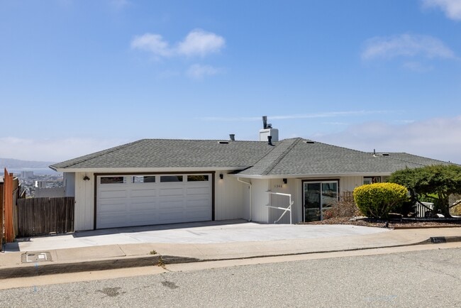 Building Photo - 2757 Sea Glass Ave
