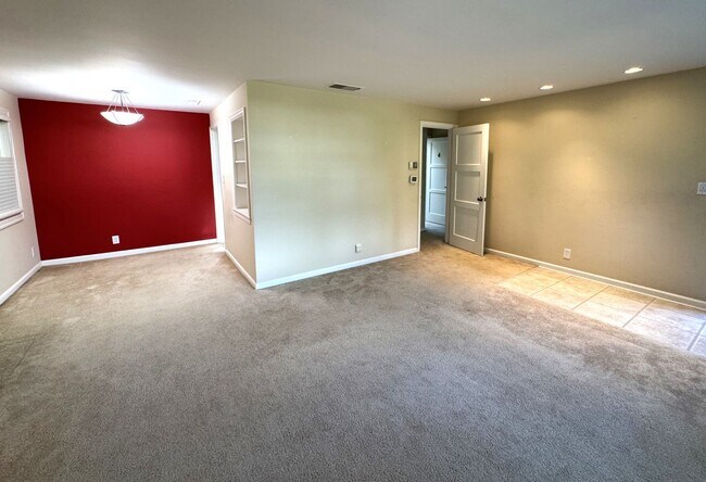 Building Photo - 10751 Durland Ave NE