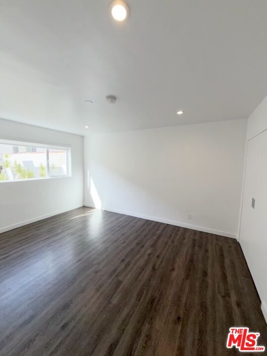 Building Photo - 9152 Alden Dr