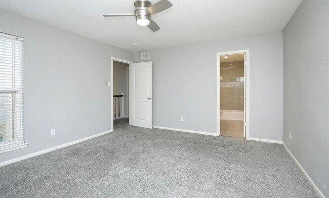 Building Photo - 9400 Doliver Dr