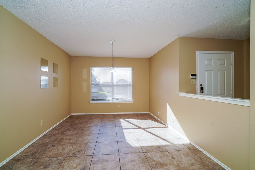 Building Photo - 6942 Saharastone Dr