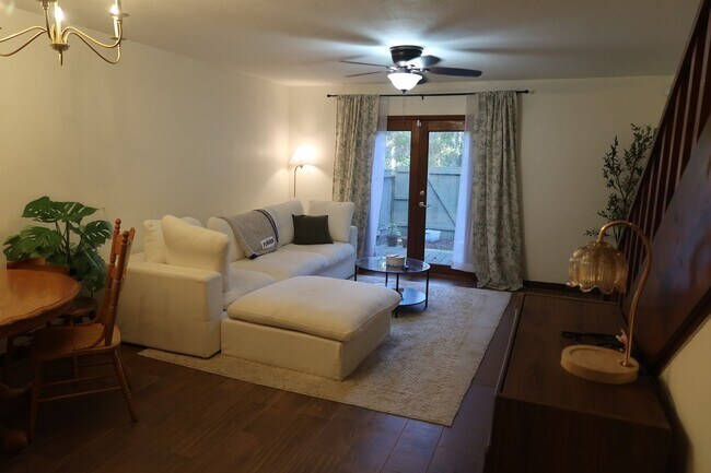 Building Photo - 1/2 Off First Month's Rent - Prime Location to Haile Village