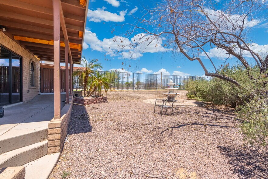 Building Photo - 56641 N Cope Rd