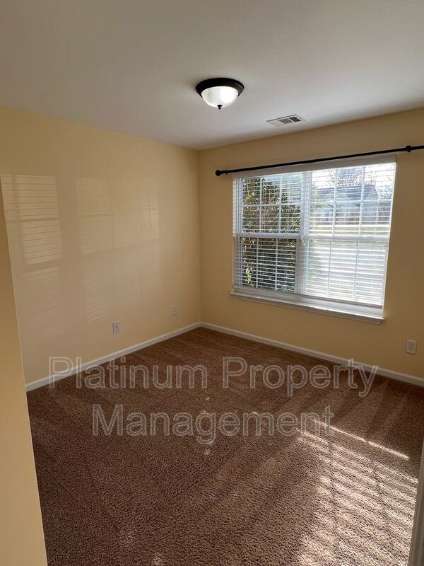 Building Photo - 279 Wahsega Way