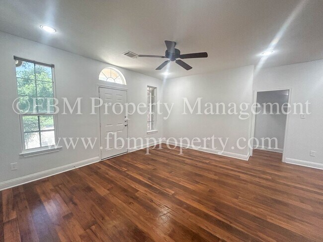 Building Photo - 1203 N Clay St