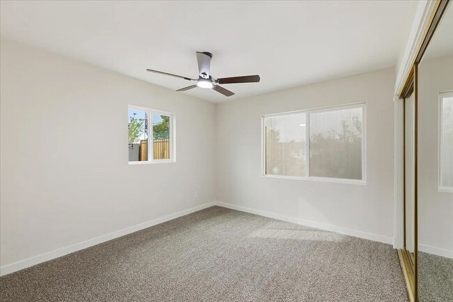 Building Photo - 4119 N 10th Pl