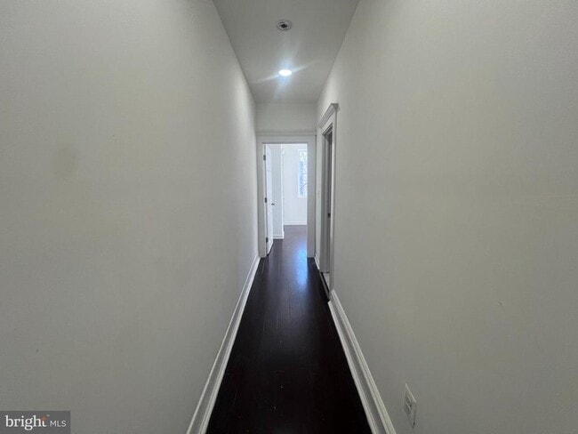 Building Photo - 616 S 60th St