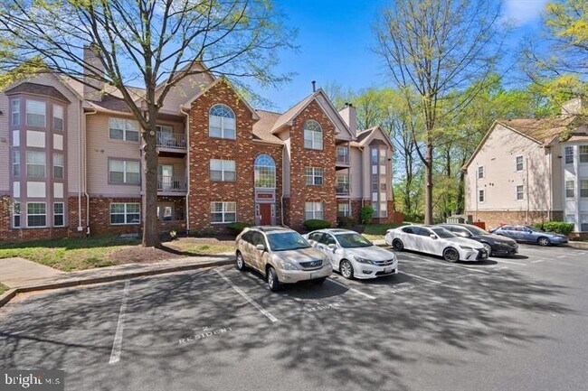 Building Photo - 9716 Lake Point Ct