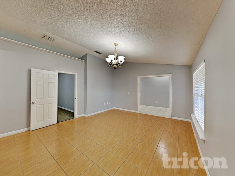 Building Photo - 2884 Forest Edge Dr