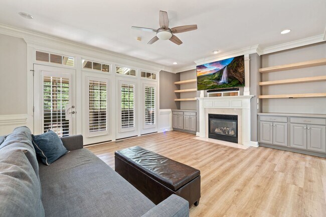 Building Photo - Apex Rental with Renovated Attic, Screened...