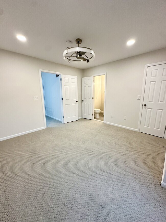 Building Photo - 26 Fawn Ridge Ln