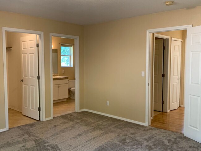 Building Photo - 3434 Paydirt Dr