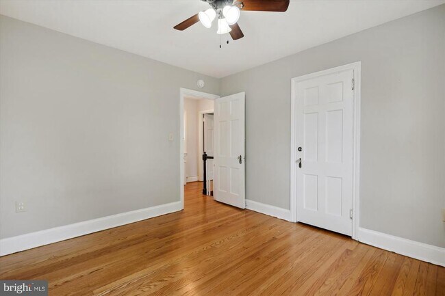 Building Photo - 619 S Garfield St