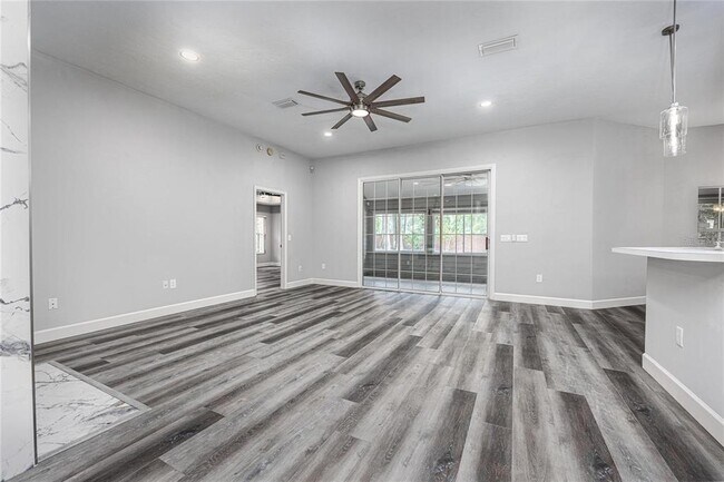 Building Photo - 2103 SW 75th Terrace