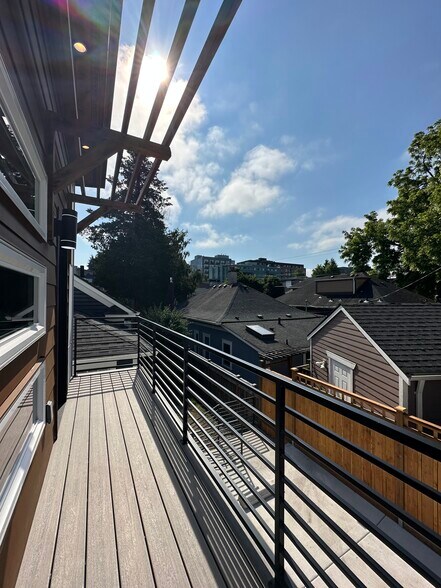 Building Photo - 5509 Brooklyn Ave NE