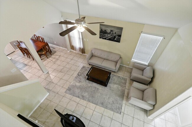 Building Photo - 1627 Northwood Springs Dr